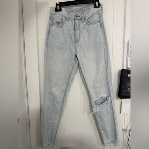 American Eagle Mom Jeans Light Wash Distressed High Rise 4 | 26” Inseam